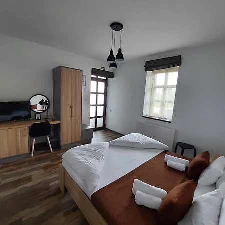 Palffy59 Vendeghaz 3* Köveskál